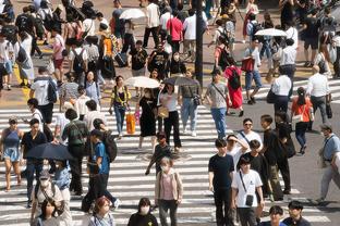 过去4场文班出任首发中锋 场均19.8分16.5板3.5助攻4.3帽1.5断